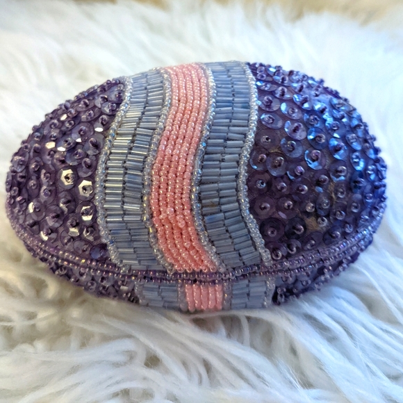 GAC RARE DECORATIVE EASTER EGG FILLABLE TRINKET / GIFT BOX WITH BEADS & SEQUINS - Picture 6 of 11